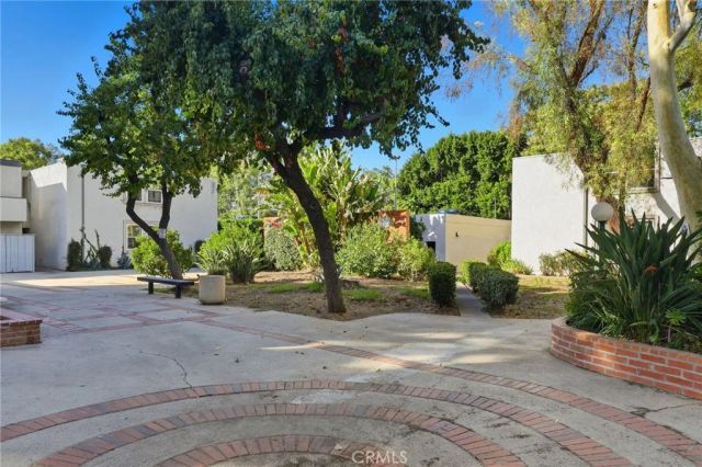 18620 Hatteras 276, Tarzana, CA 91356