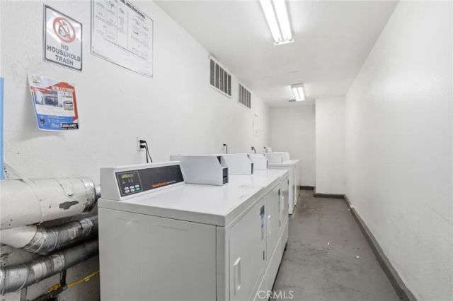 18620 Hatteras 276, Tarzana, CA 91356