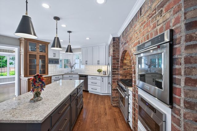 12400 Huntingdon Lane, Minnetonka, MN 55305