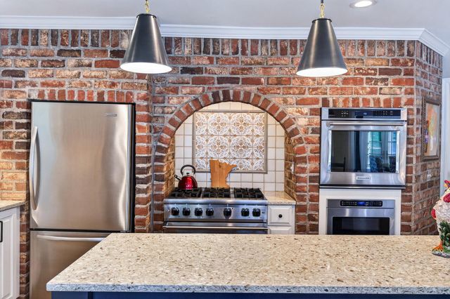 12400 Huntingdon Lane, Minnetonka, MN 55305