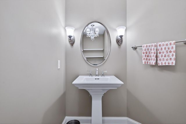 12400 Huntingdon Lane, Minnetonka, MN 55305
