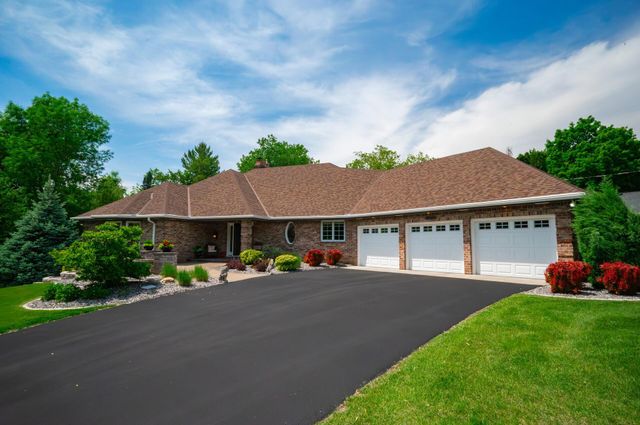12400 Huntingdon Lane, Minnetonka, MN 55305