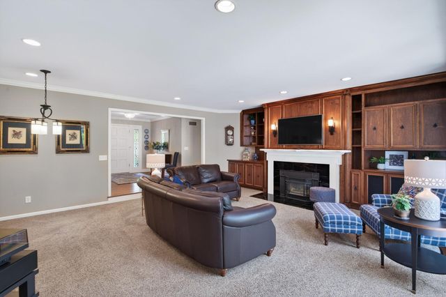 12400 Huntingdon Lane, Minnetonka, MN 55305