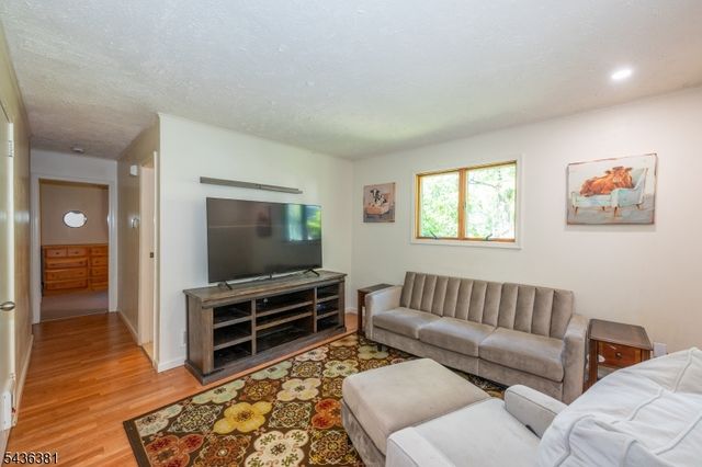 35 Windy Bush Ln, Sparta Twp., NJ 07871