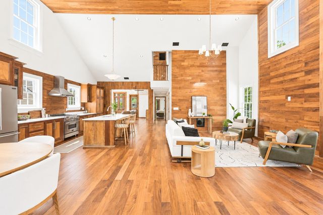 28 Gordon Street, Charleston, SC 29403