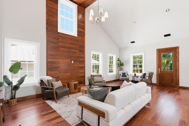 28 Gordon Street, Charleston, SC 29403