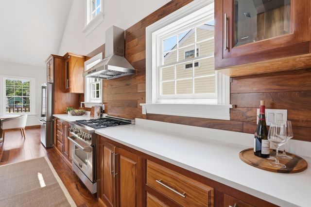 28 Gordon Street, Charleston, SC 29403