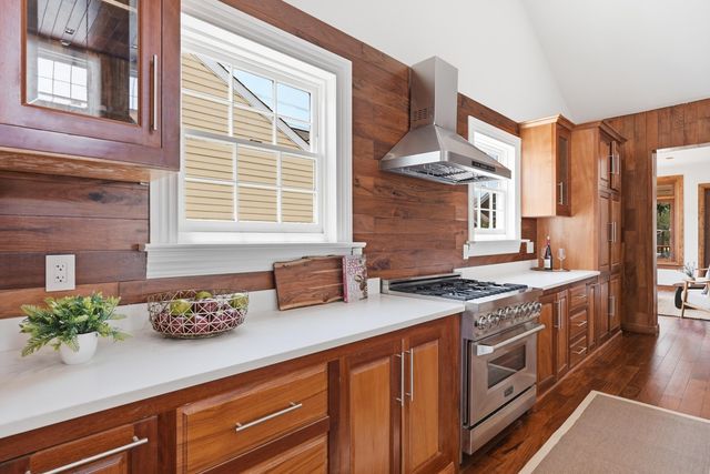 28 Gordon Street, Charleston, SC 29403