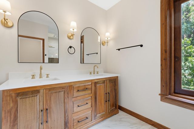 28 Gordon Street, Charleston, SC 29403