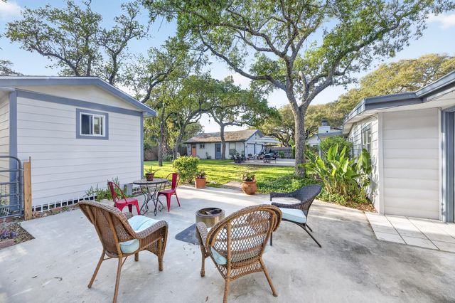 307 N 4th Street, Fulton, TX 78358