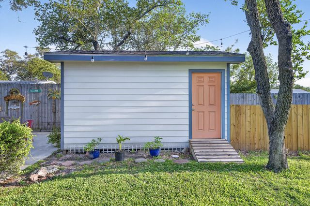 307 N 4th Street, Fulton, TX 78358