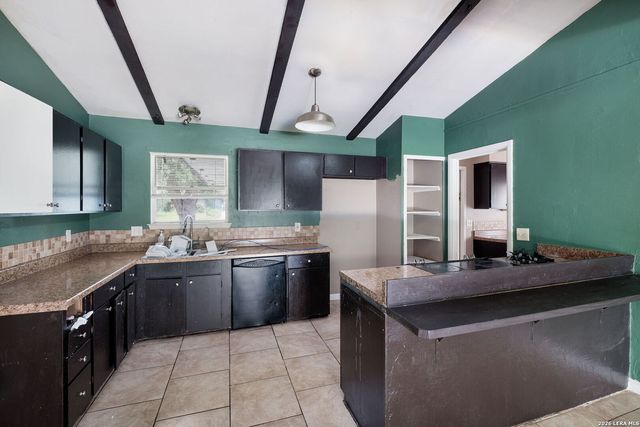 2114 FORT DONELSON DR, San Antonio, TX 78245