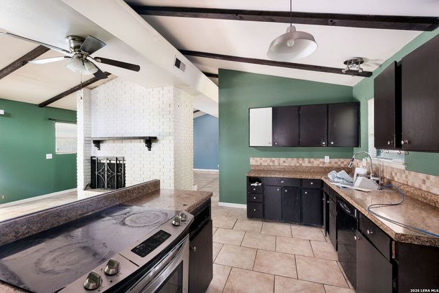 2114 FORT DONELSON DR, San Antonio, TX 78245