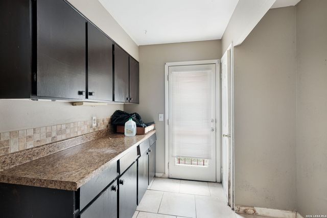 2114 FORT DONELSON DR, San Antonio, TX 78245