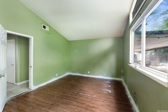 2114 FORT DONELSON DR, San Antonio, TX 78245