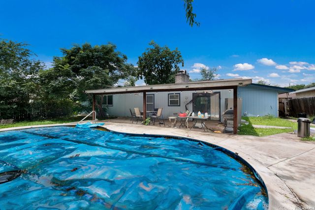 2114 FORT DONELSON DR, San Antonio, TX 78245