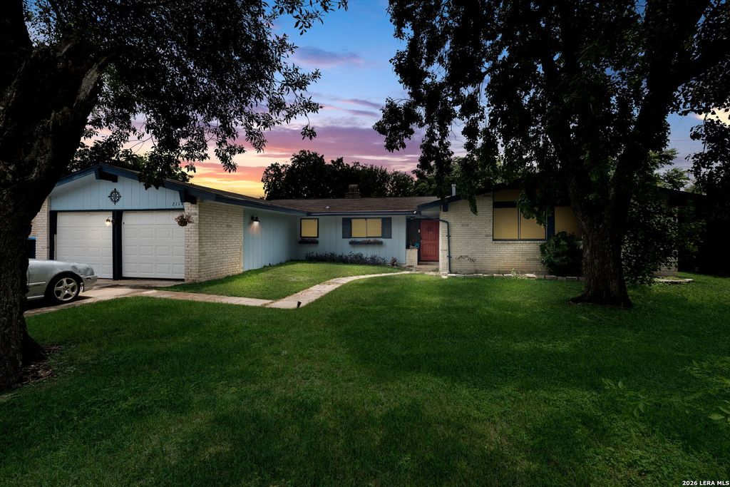 2114 FORT DONELSON DR, San Antonio, TX 78245