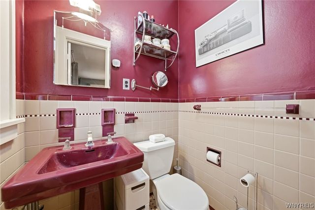 121 Fordham Drive, Buffalo, NY 14216