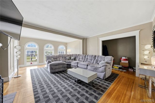 121 Fordham Drive, Buffalo, NY 14216