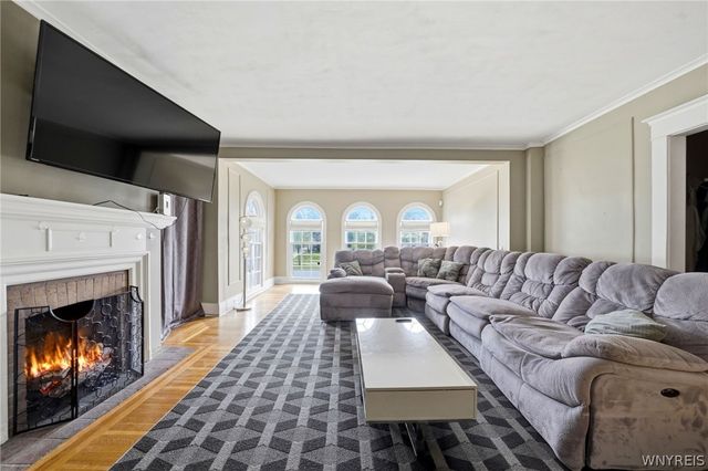 121 Fordham Drive, Buffalo, NY 14216