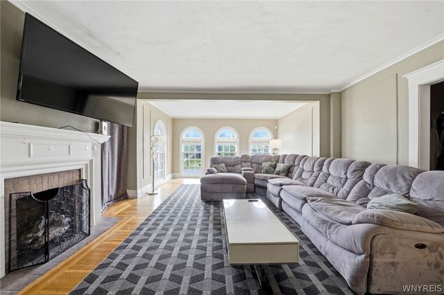 121 Fordham Drive, Buffalo, NY 14216