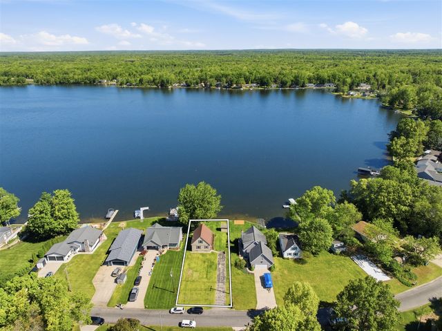 17300 Warrior Drive, Howard City, MI 49329