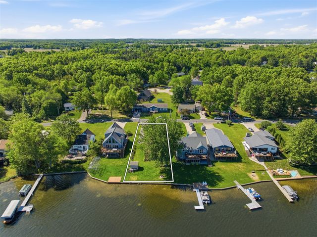 17300 Warrior Drive, Howard City, MI 49329