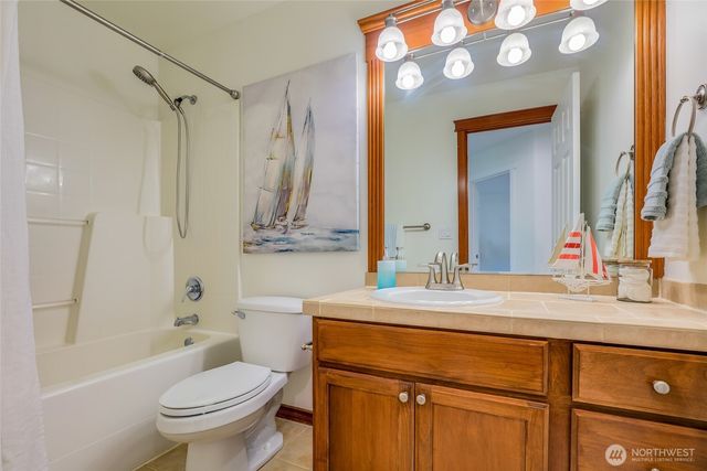 725 N 198th Street, Shoreline, WA 98133