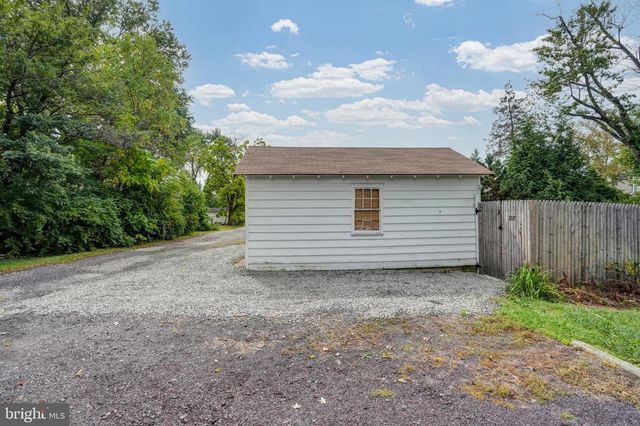 307 W WALNUT ST, North Wales, PA 19454
