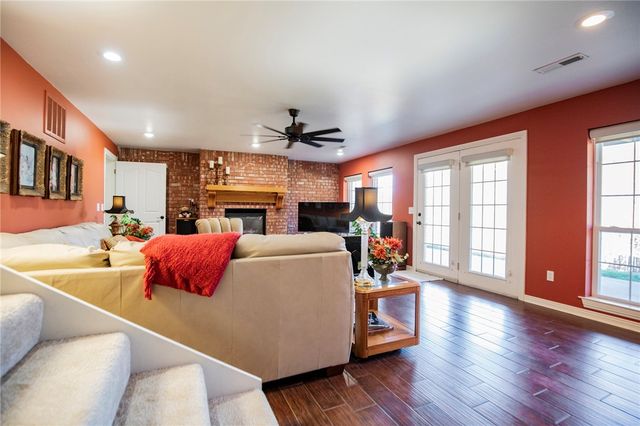 9000 Ventris Road, Garfield, AR 72732