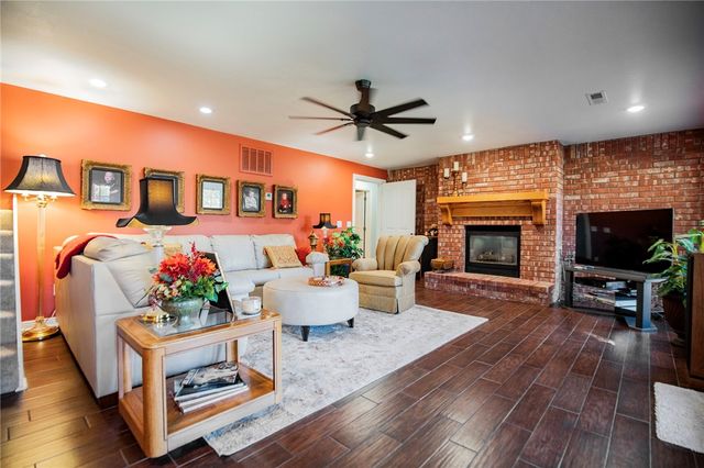 9000 Ventris Road, Garfield, AR 72732