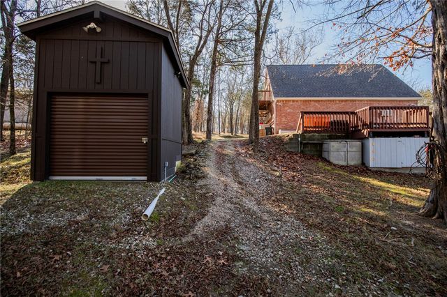 9000 Ventris Road, Garfield, AR 72732