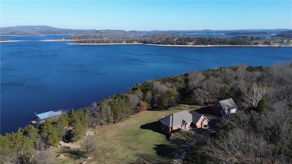 9000 Ventris Road, Garfield, AR 72732