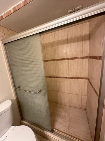 210 172nd St 426, Sunny Isles Beach, FL 33160