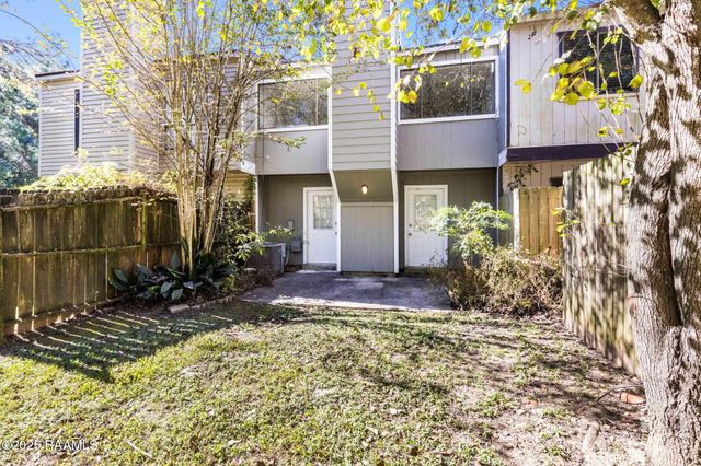 35 Larkspur Lane, Lafayette, LA 70507