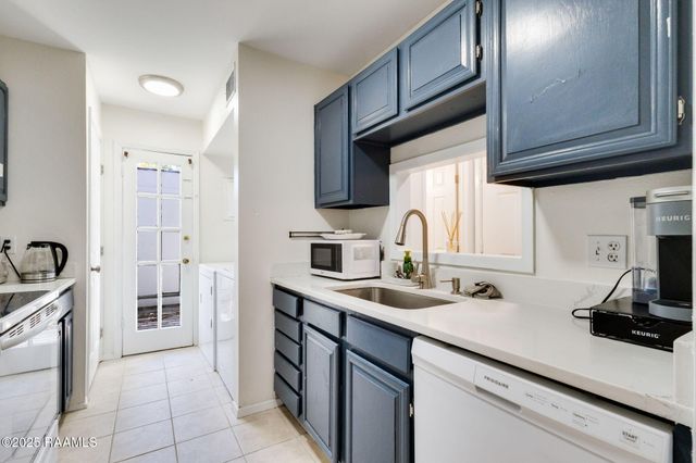 35 Larkspur Lane, Lafayette, LA 70507