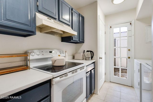 35 Larkspur Lane, Lafayette, LA 70507