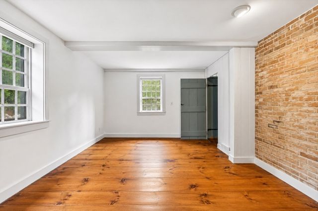 200 Bakerville Rd, Dartmouth, MA 02748
