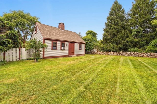 200 Bakerville Rd, Dartmouth, MA 02748