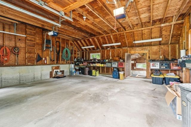 200 Bakerville Rd, Dartmouth, MA 02748