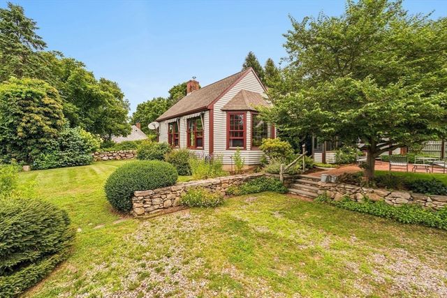 200 Bakerville Rd, Dartmouth, MA 02748