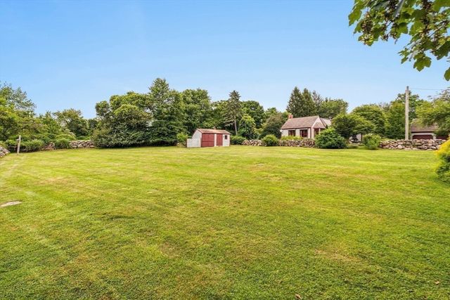 200 Bakerville Rd, Dartmouth, MA 02748
