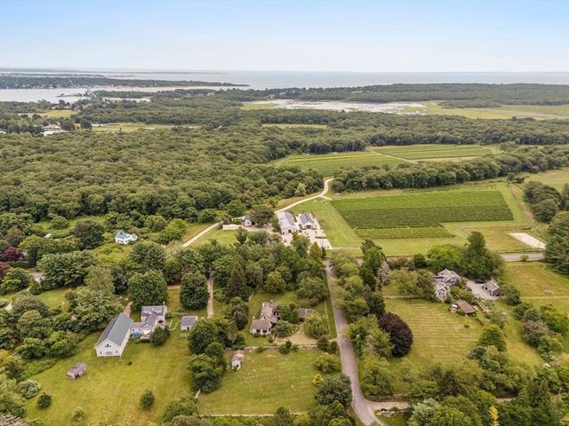 200 Bakerville Rd, Dartmouth, MA 02748