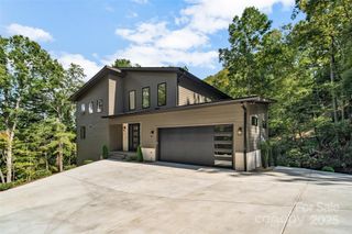 508 Hearthstone Way, Horse Shoe, NC 28742