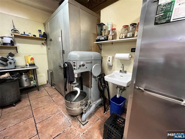410 38th Street, Union City, NJ 07087