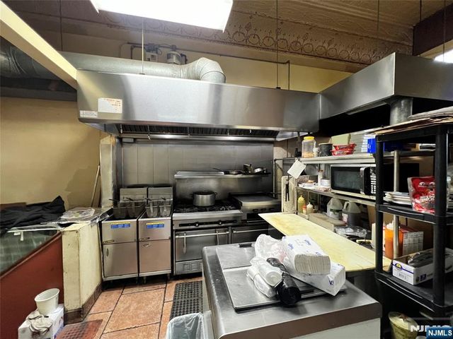 410 38th Street, Union City, NJ 07087