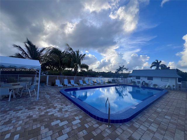 4201 S Ocean Boulevard J2, South Palm Beach, FL 33480