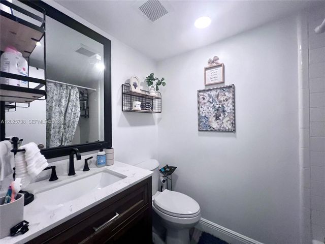 4201 S Ocean Boulevard J2, South Palm Beach, FL 33480