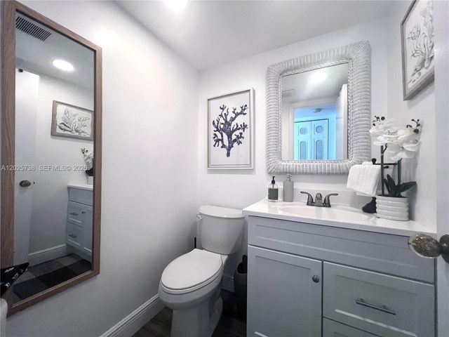 4201 S Ocean Boulevard J2, South Palm Beach, FL 33480