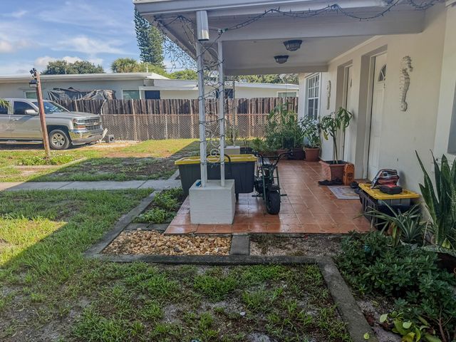 826 S M Street, Lake Worth Beach, FL 33460